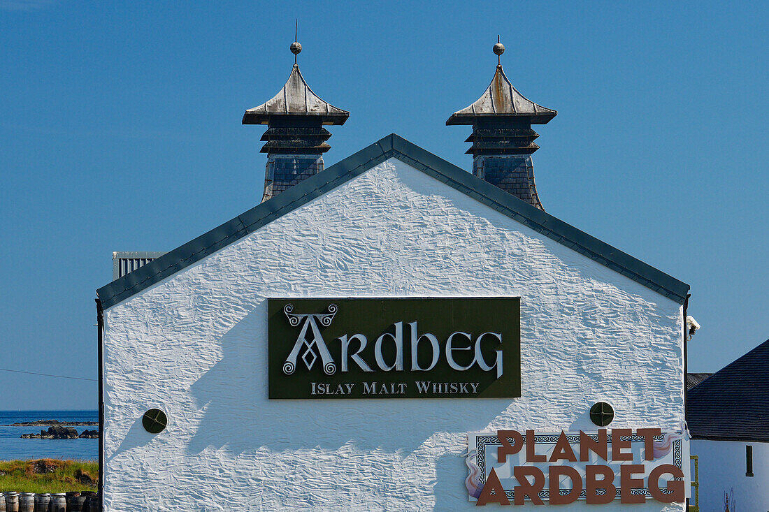  Great Britain, Scotland, Island of Islay, Ardbeg distillery in the south of the island 