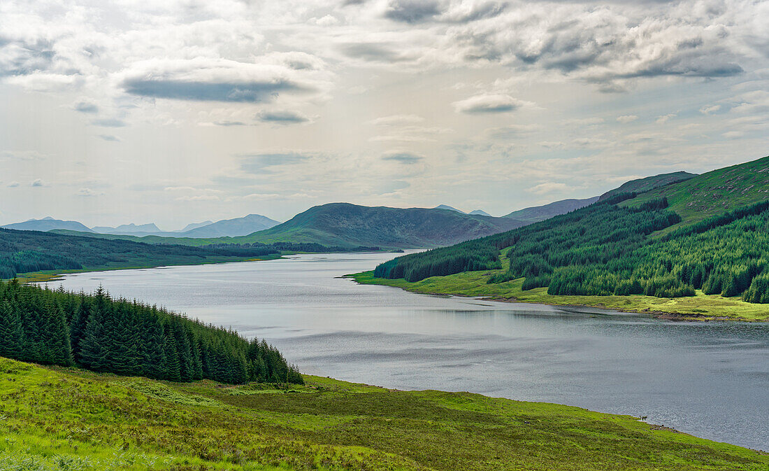 Großbritannien, Schottland, West Highlands, Blick auf den See Loch Cluanie