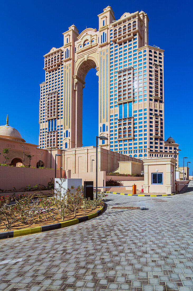 Torbogen des Rixos Marina Hotels von Abu Dhabi, Vereinigte Arabische Emirate, Arabische Halbinsel, Persischer Golf
