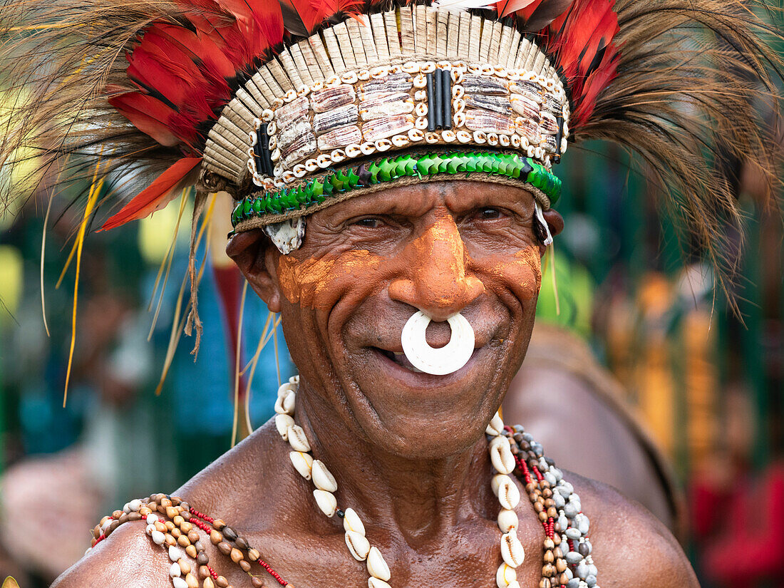  Man, native, Sing Sing, Morobe Show, Lae, Papua New Guinea 