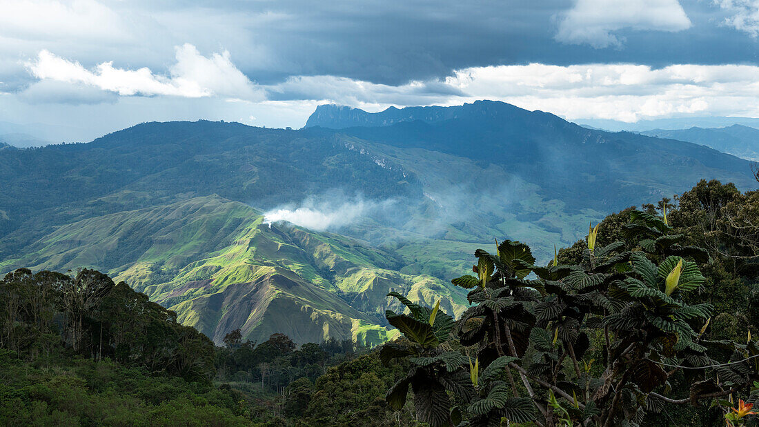 Berglandschaft Eastern Highlands, Papua Neuguinea