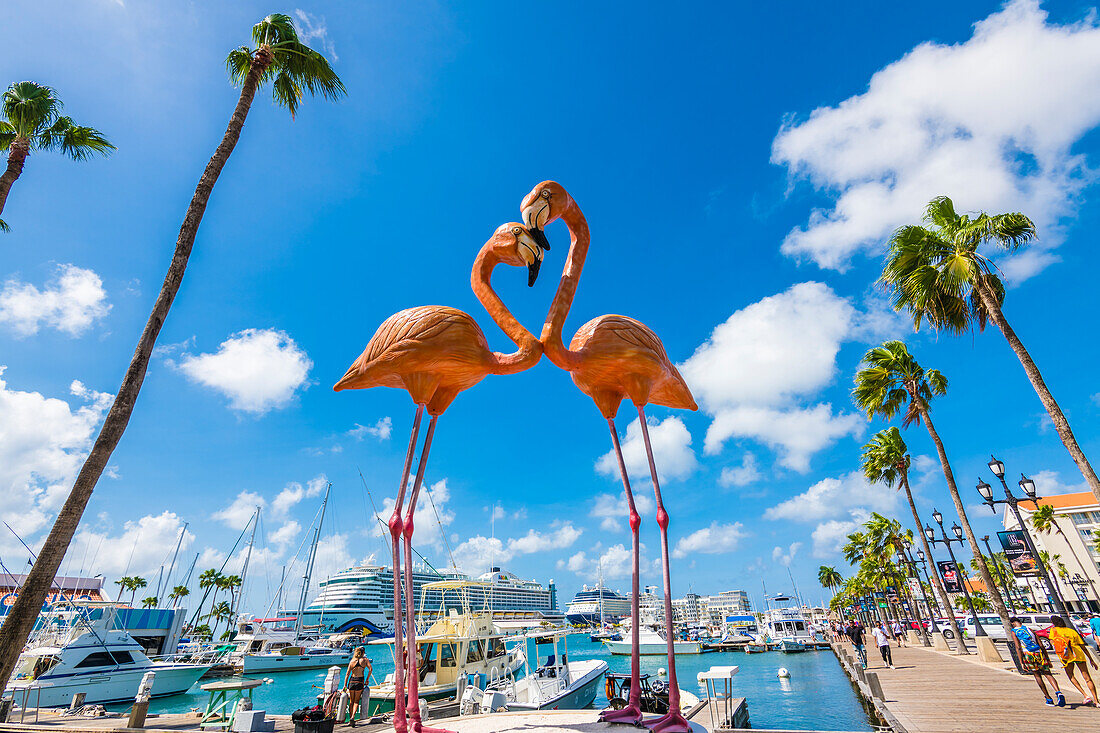 Flamingoskulptur am Hafen, Oranjestad, Aruba, Niederlande, Kleine Antillen