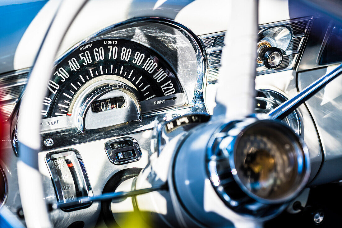  Speedometer in a vintage car, Fort Myers Beach, Florida, USA 