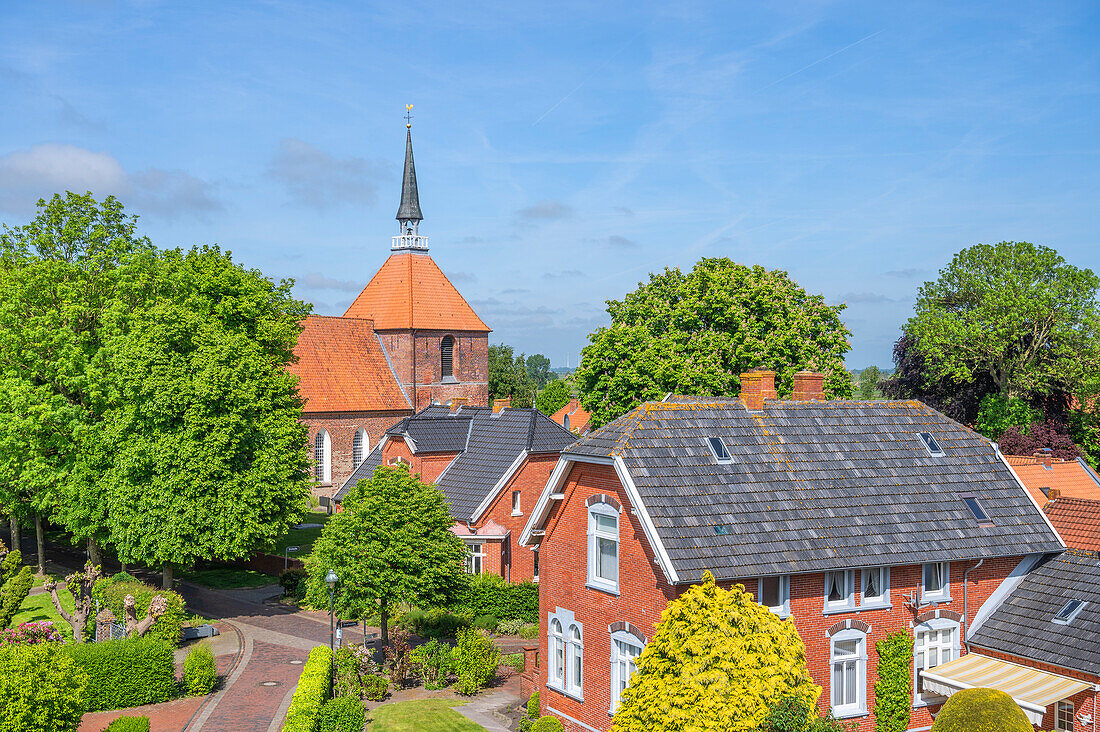 Luftaufnahme von Rysum, Krummhörn, Ostfriesland, Niedersachsen, Deutschland