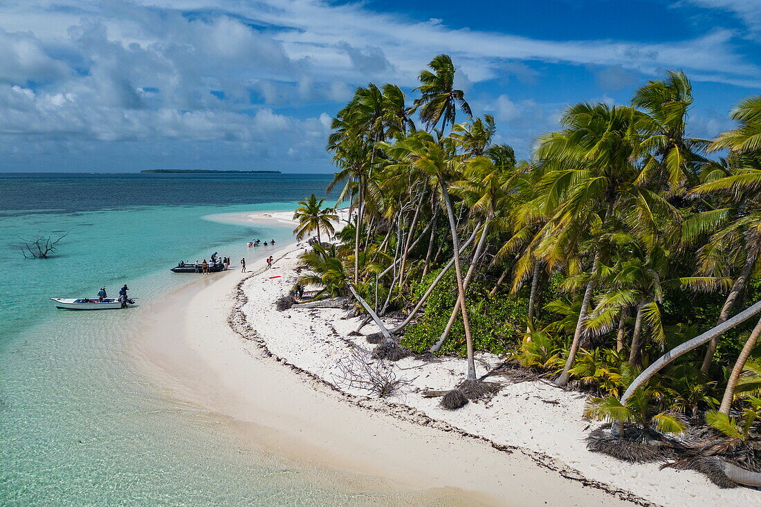  Aerial view of Bijoutier Island with guests of the expedition cruise ship SH Diana (Swan Hellenic) on the beach, Bijoutier Island, Alphonse Group, Outer Seychelles, Seychelles, Indian Ocean 