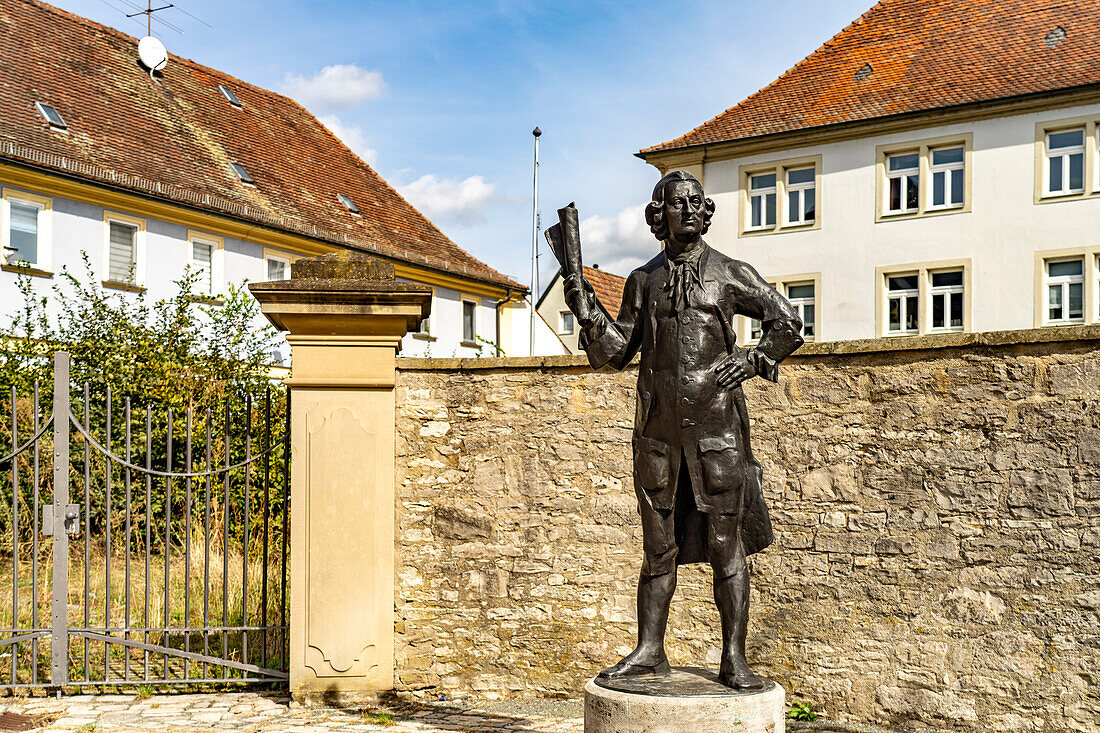 Balthasar Neumann Statue in Kitzingen, Unterfranken, Bayern, Deutschland