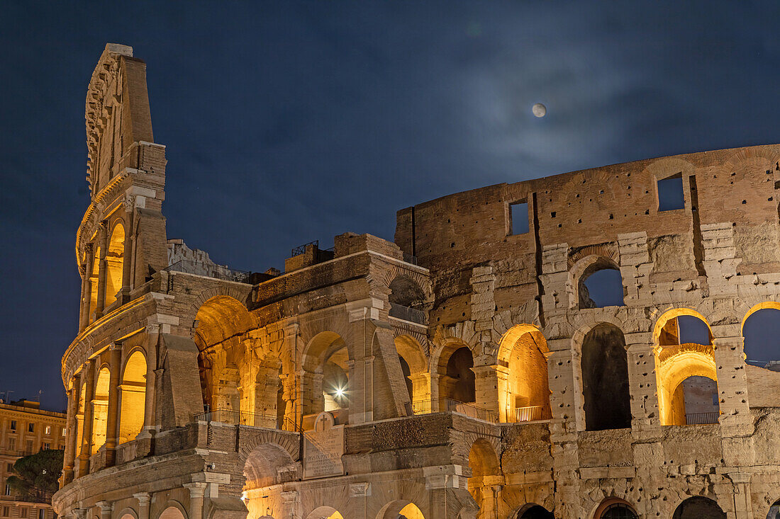 Kolosseum bei Nacht, Rom, Italien