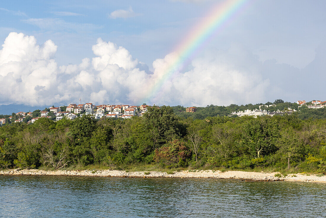 Regenbogen bei Njivice, Krk, Rijeka, Urinj, Kroatien, Europa