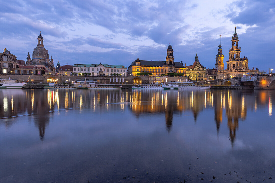  Blue hour on the Elbe, Dresden, Saxony, Germany, Europe 