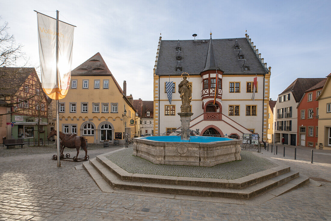  The market square in Volkach, Kitzingen, Lower Franconia, Franconia, Bavaria, Germany, Europe 