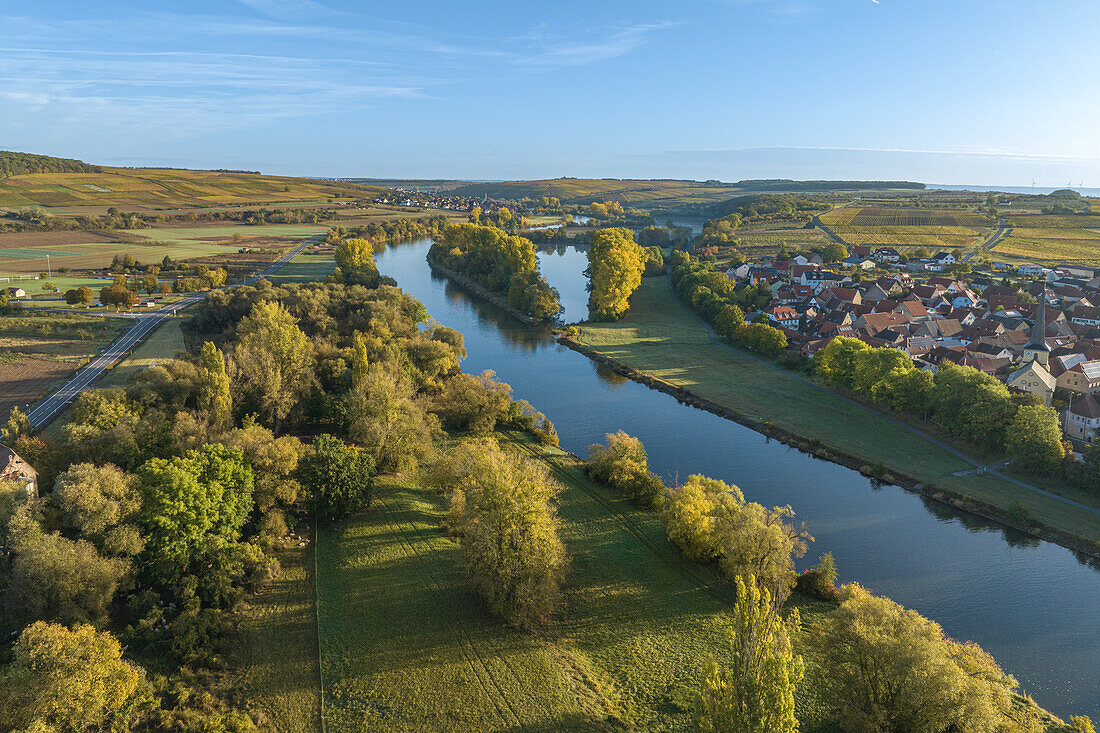  Morning mood in the Mainschleife, Fahr am Main, Volkach, Kitzingen, Lower Franconia, Franconia, Bavaria, Germany, Europe 