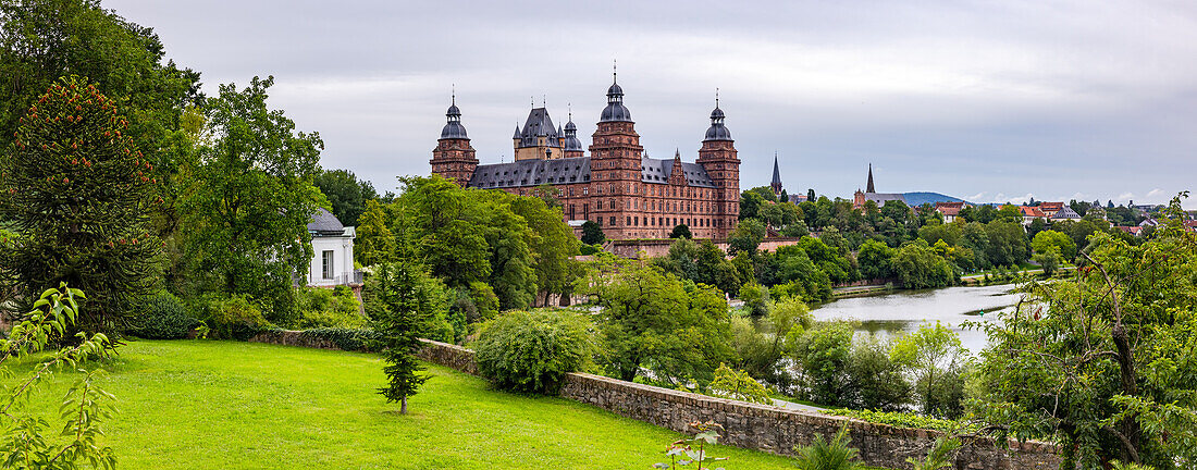  Panorama of the Schloss Johannisburg residence in Aschaffenburg above the waterway on the River Main in Bavaria, Germany 