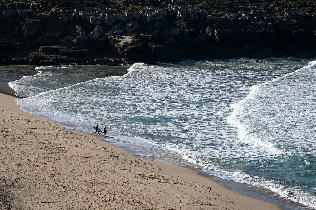  Atlantic coast, Praia Ribheira d´Ilhas near Ericeira, Portugal 