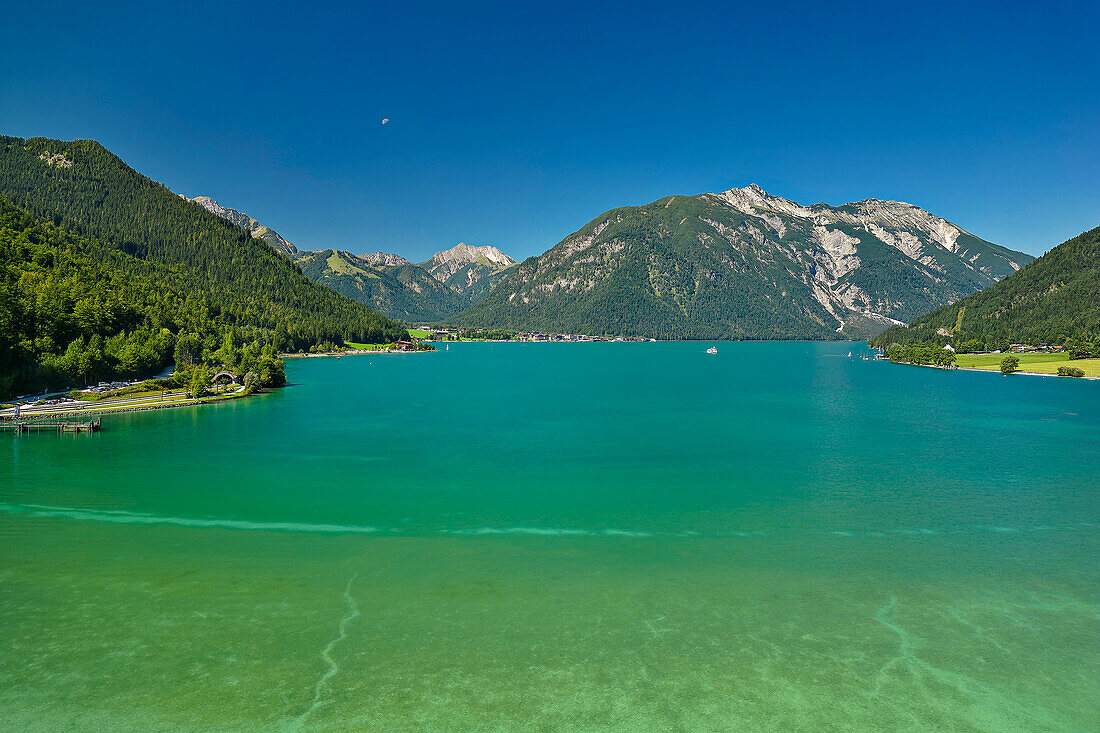 Achensee mit Karwendel im Hintergrund, Achensee, Tirol, Österreich