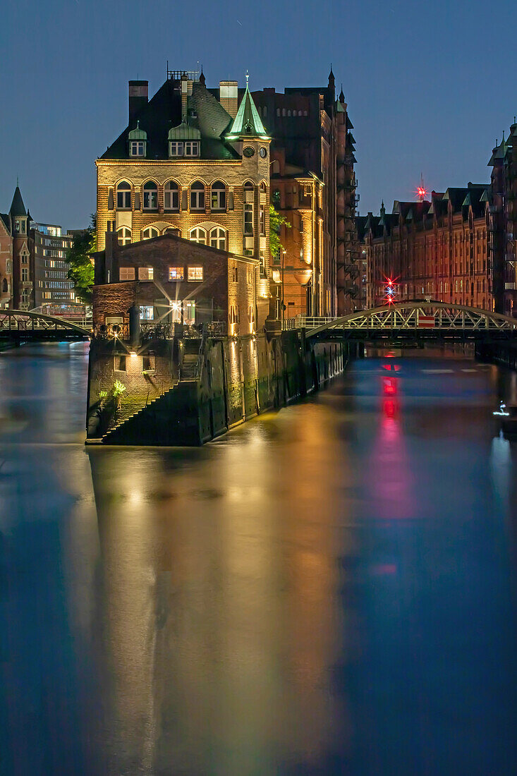 Das Wasserschlösschen in der Speicherstadt, Hamburg, Deutschland