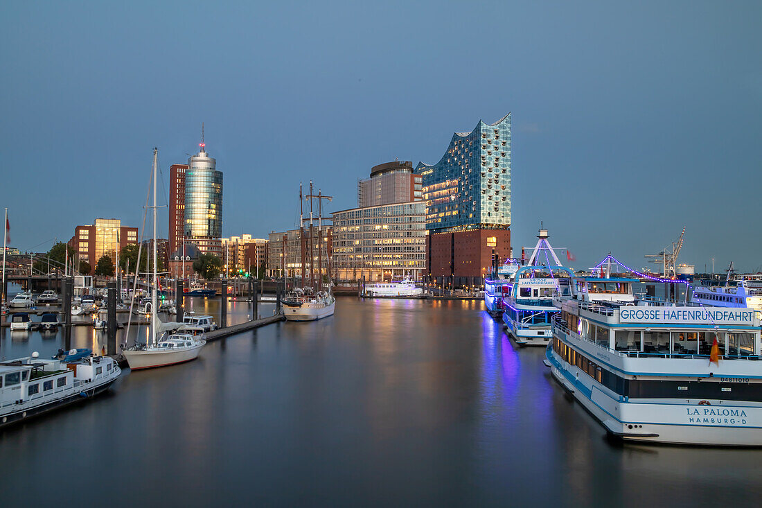  Hamburg harbor and Hafencity, Hamburg, Germany 