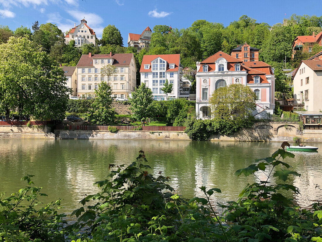 Kulturdenkmal Schwabenhaus in Tübingen, vom anderen Neckarufer aus gesehen, Baden-Württemberg, Deutschland