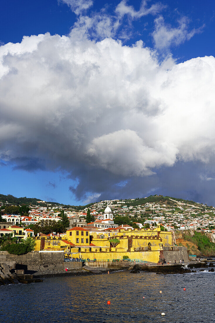 Nachmittag am Forte Santiago, Funchal, Madeira, Portugal.