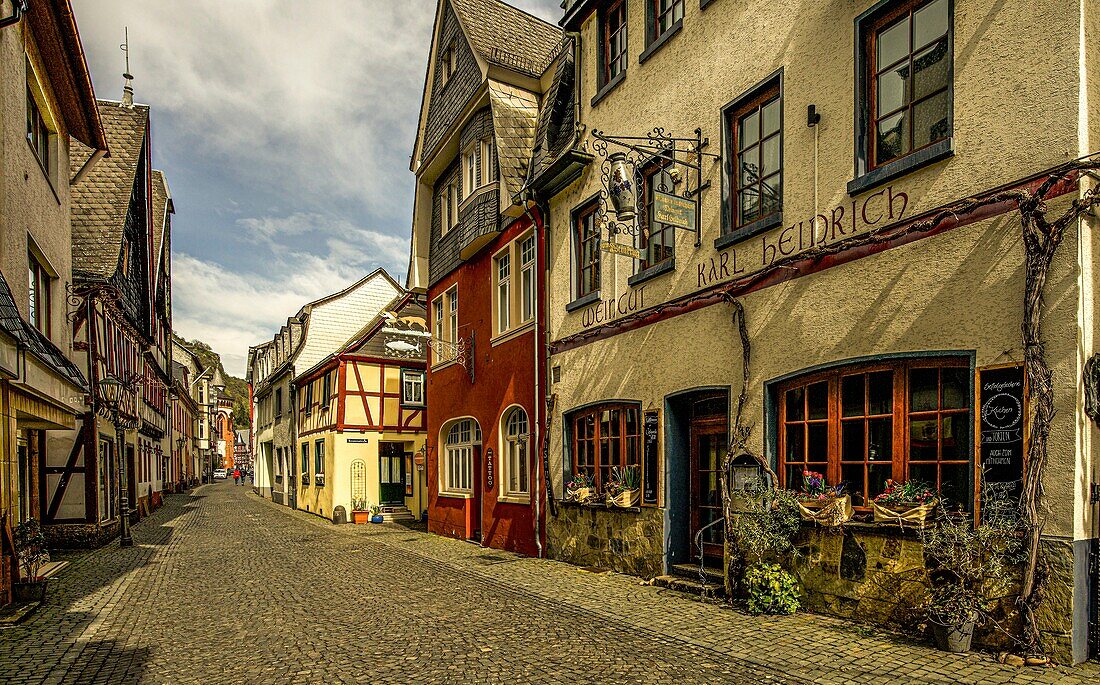  Historic buildings in Oberstraße, Old Town of Bacharach, Upper Middle Rhine Valley, Rhineland-Palatinate, Germany 