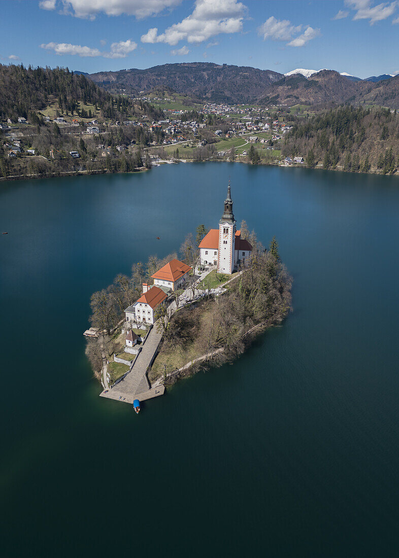  Aerial view of St. Mary&#39;s Church in Lake Bled, Bled, Slovenia, Europe. 