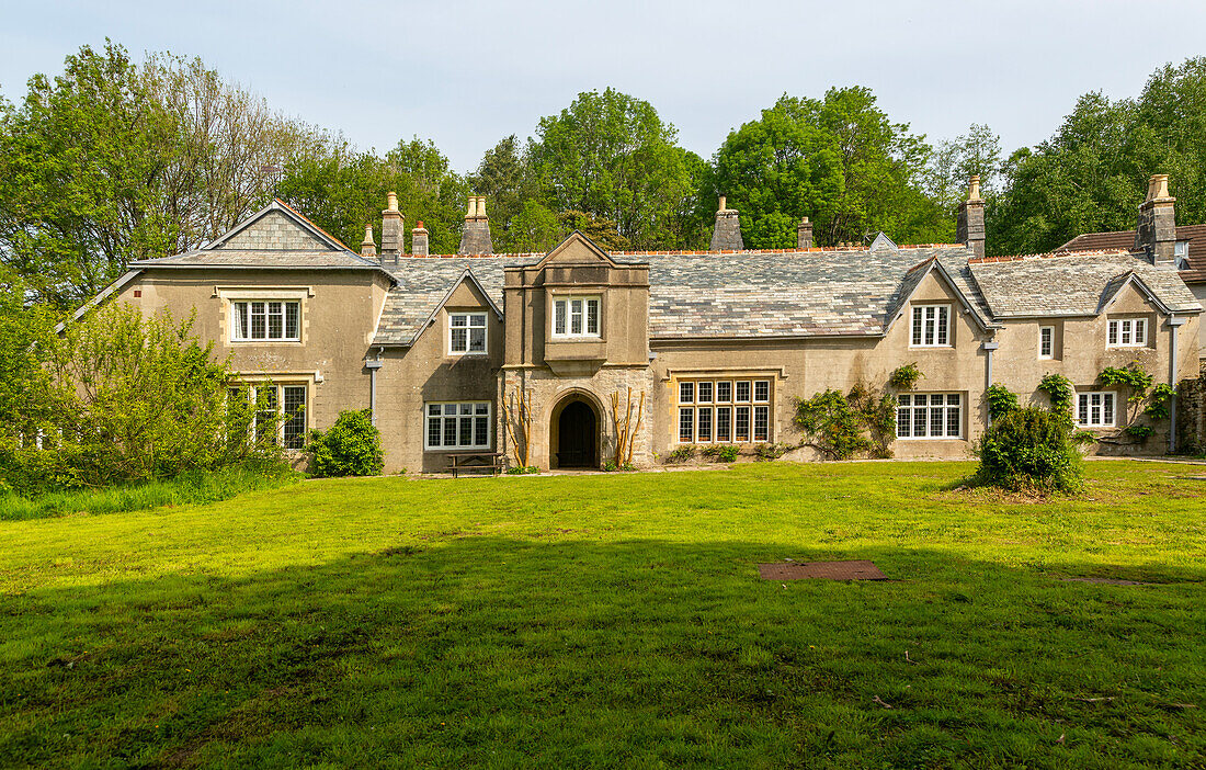 Altes Postgebäude, Schumacher College, Dartington Hall Estate, Totnes, Devon, England, Großbritannien