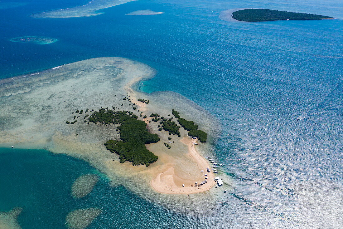 Luftaufnahme der Insel Luli, Honda Bay, in der Nähe von Puerto Princesa, Palawan, Philippinen, Südostasien