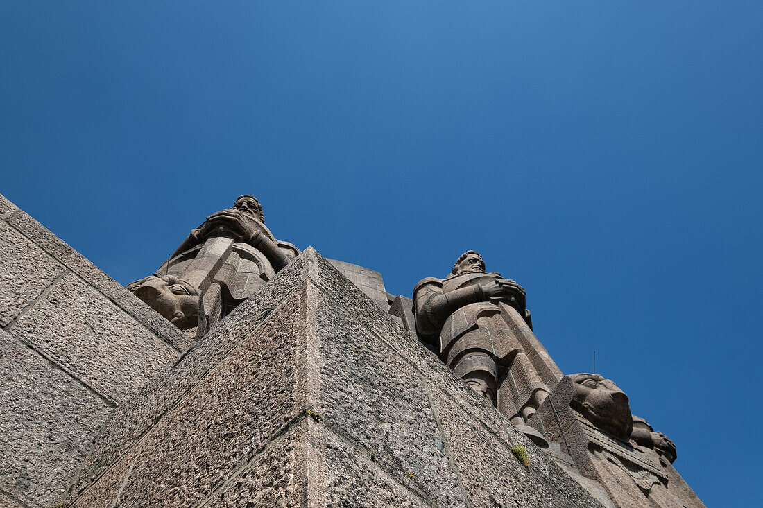 Freiheitswächter außerhalb der Kuppel im Völkerschlachtdenkmal, Leipzig, Sachsen, Deutschland, Europa 