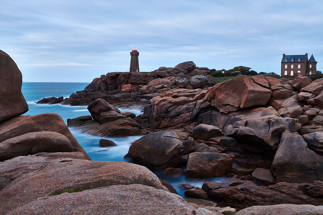  Europe, France, Brittany, Phare de Ploumanac&#39;h 