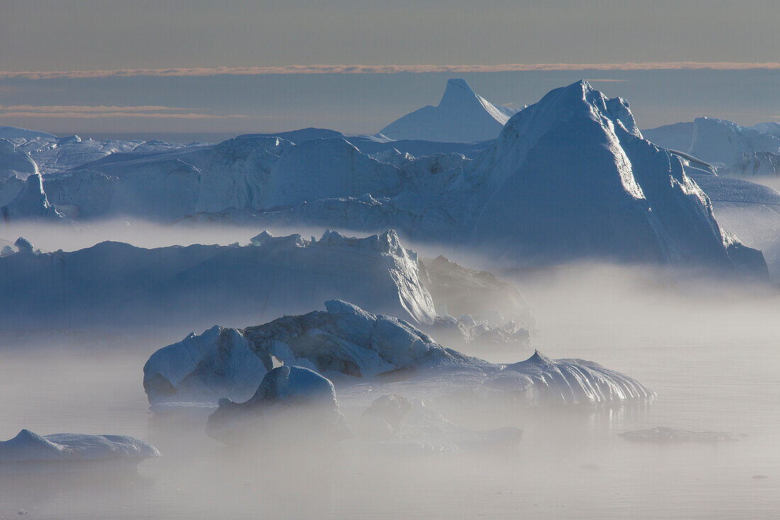 Eisberg im Kaeltenebel, Kangia Eisfjord, UNESCO Weltnaturerbe, Disko-Bucht, West-Groenland, Grönland