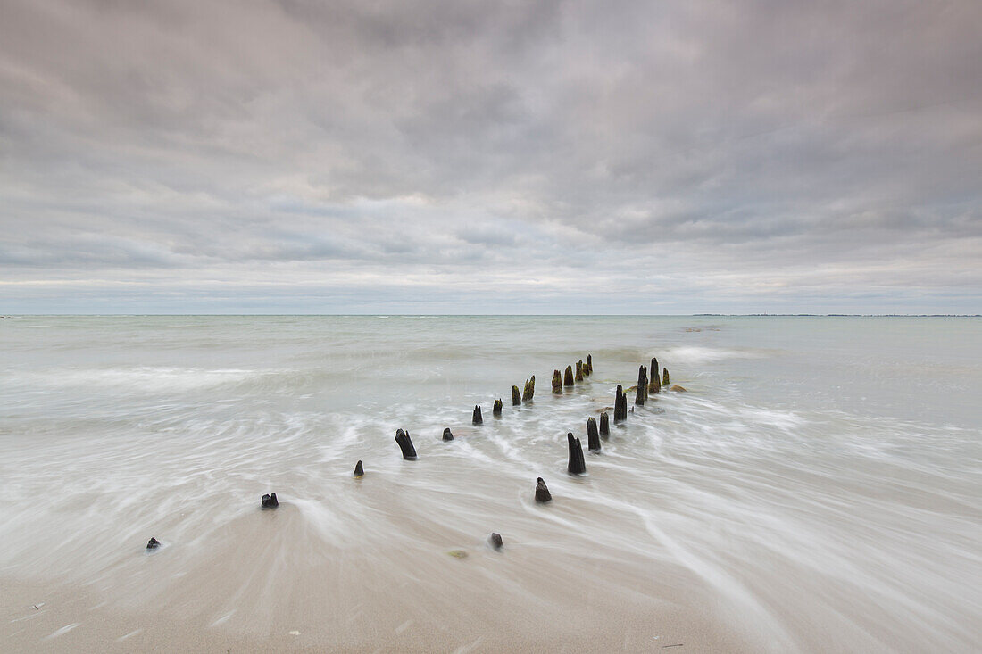 Buhne an der Ostsee, Schleswig-Holstein, Deutschland