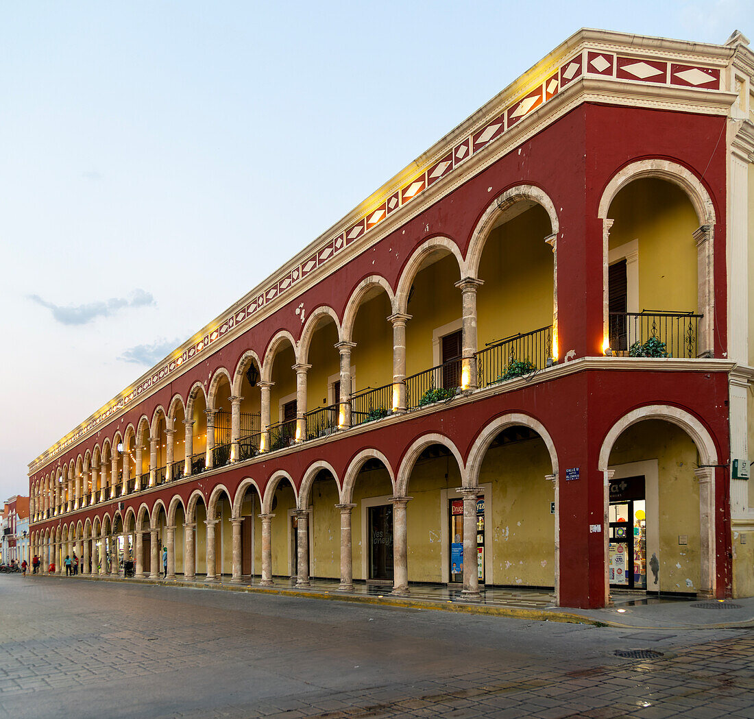 Historische spanische Kolonialgebäude, Plaza de la Independencia, Stadt Campeche, Bundesstaat Campeche, Mexiko