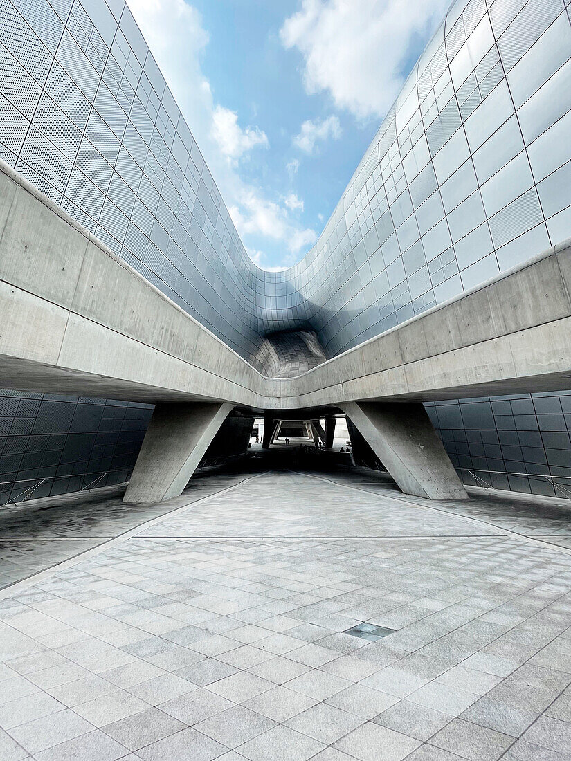 Dongdaemun Design Plaza, Einkaufszentrum, Architektin Zaha Hadid, Seoul, Südkorea, Asien