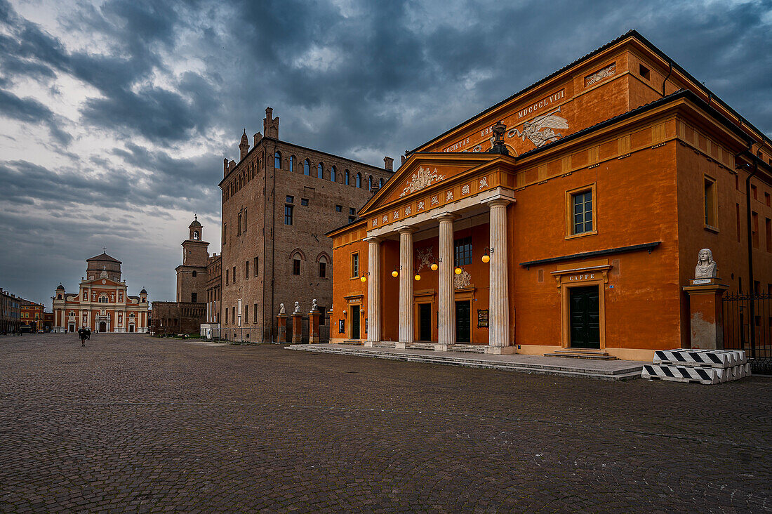  Teatro Comunale di Carpi, theater, next to it the Palazzo dei Pio, Piazza dei Martiri, in the background Carpi Cathedral, Basilica di Santa Maria Assunta, Carpi, Province of Modena, Region of Emilia-Romagna, Italy, Europe 