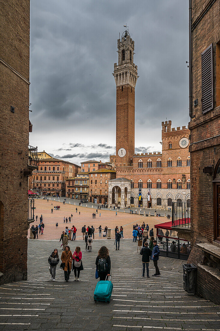  Torre Del Mangia Tower, Town Hall Palazzo Pubblico, Piazza Del Campo, Siena, Tuscany Region, Italy, Europe 