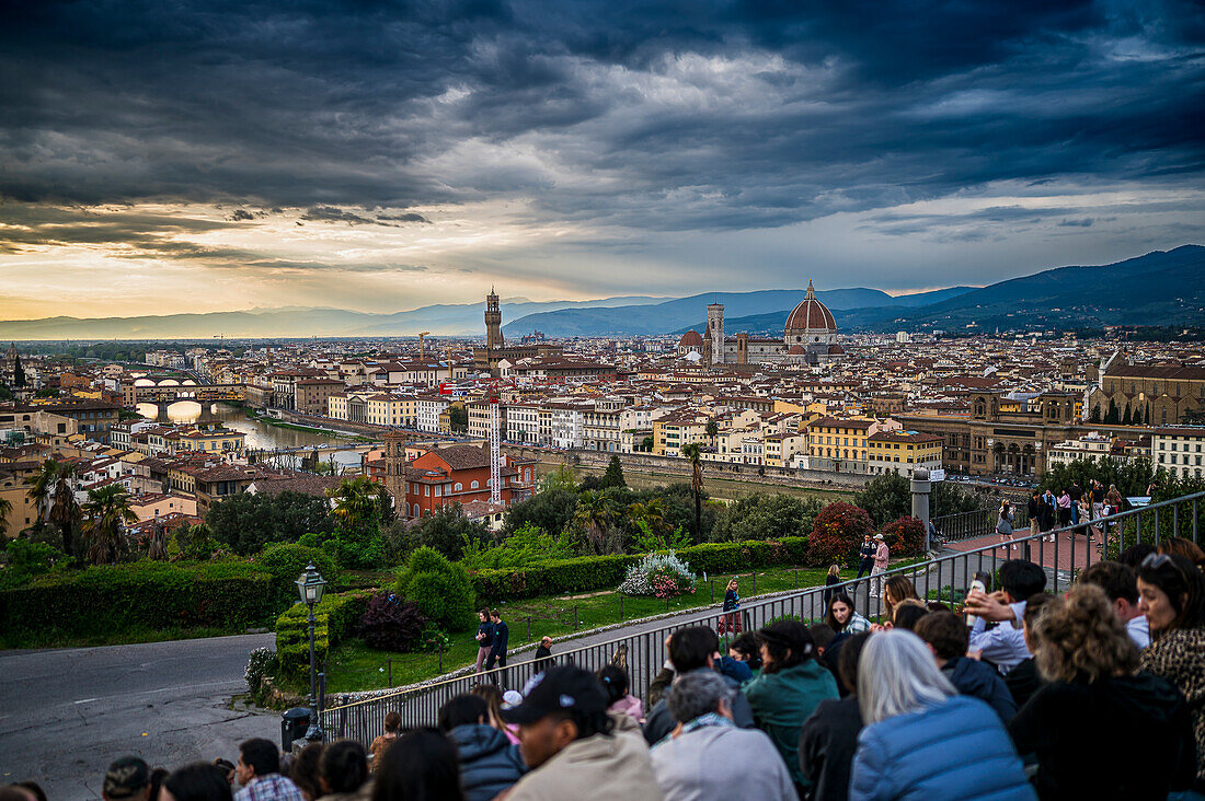  Tourists enjoy panoramic view from Piazzale Michelangelo on the old town and cathedral of Florence, Chiesa di San Carlo dei Lombardi, Florence (Italian: Firenze, region of Tuscany, Italy, Europe 