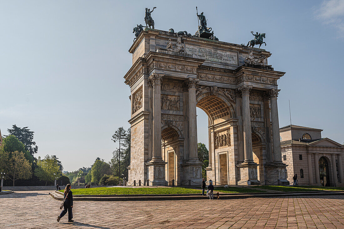  Arco della Pace (Arch of Peace) triumphal arch Piazza Sempione not far from Castello Sforzesco, Metropolitan City of Milan, Metropolitan Region, Lombardy, Italy, Europe 