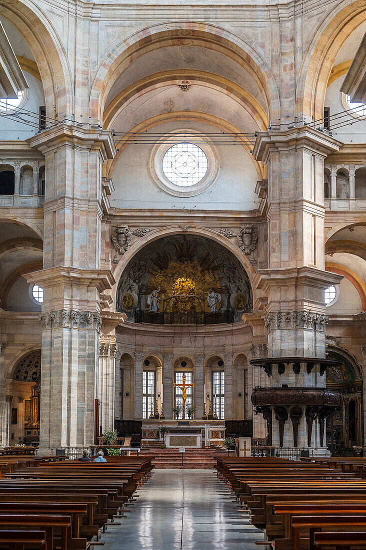  Cathedral of Pavia from inside City of Pavia on the river Ticino, Province of Pavia, Lombardy, Italy, Europe 