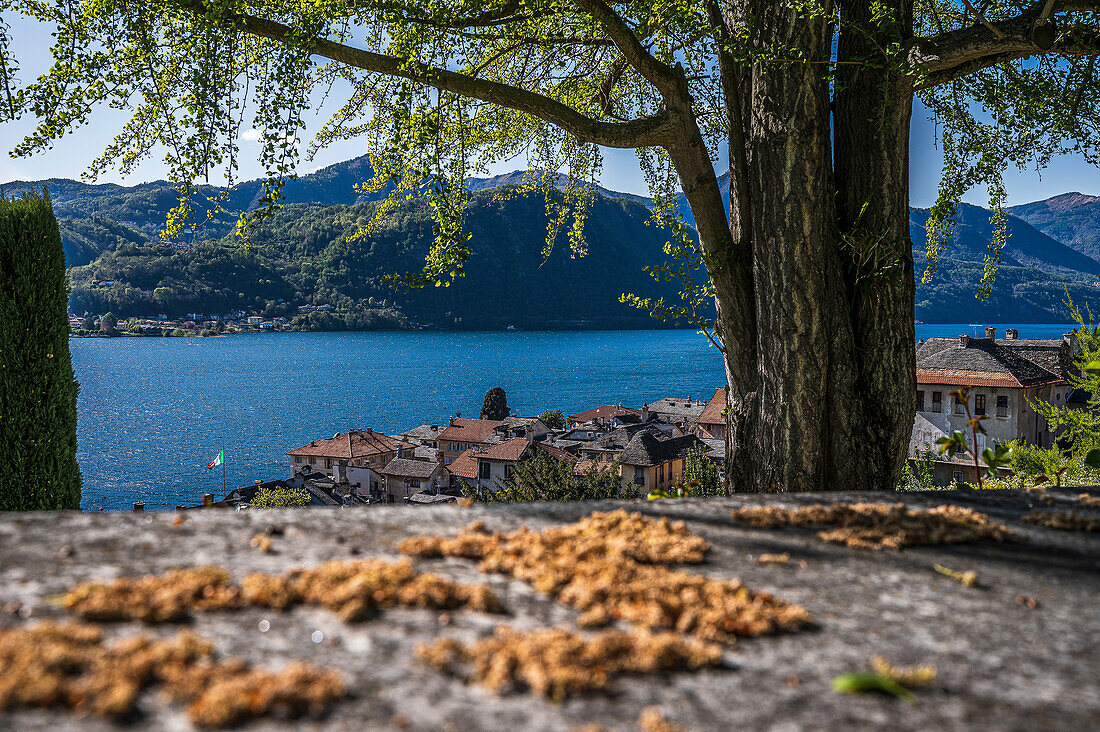  Orta San Giulio, Lake Orta is a northern Italian lake in the northern Italian, Lago d&#39;Orta, or Cusio, region of Piedmont, Italy, Europe 