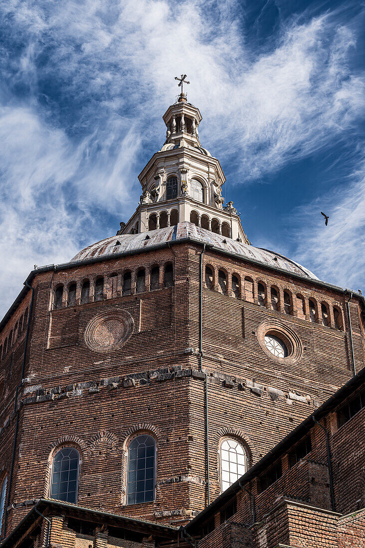  Cathedral of Pavia, city of Pavia on the river Ticino, province of Pavia, Lombardy, Italy, Europe 