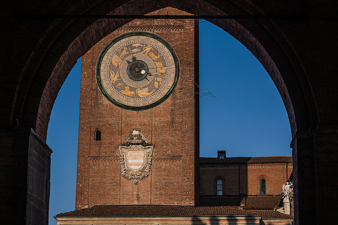 Astronomische Uhr am Glockenturm Torrazzo, Dom Duomo di Cremona, Piazza del Comune, Cremona, Provinz Cremona, Lombardei, Italien, Europa
