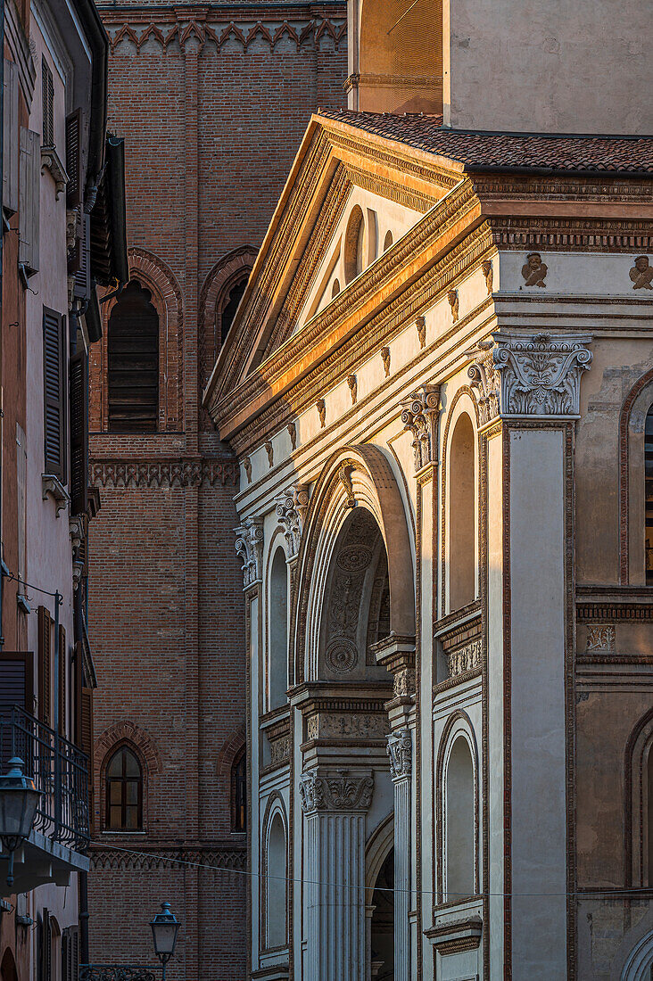  Church Basilica of Sant&#39;Andrea, City of Mantua, Province of Mantua, Mantova, on the River Mincio, Lombardy, Italy, Europe 