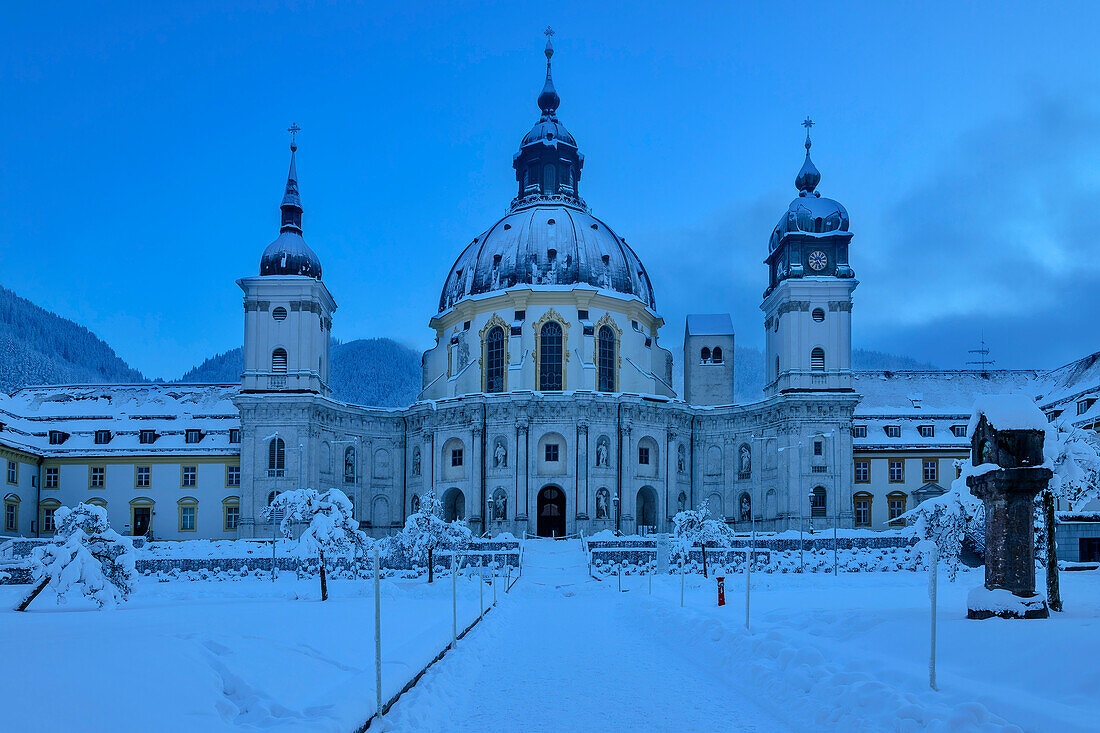  Snow-covered Ettal Monastery Church, Ettal Monastery, Ettal, Ammergau Alps, Upper Bavaria, Bavaria, Germany  