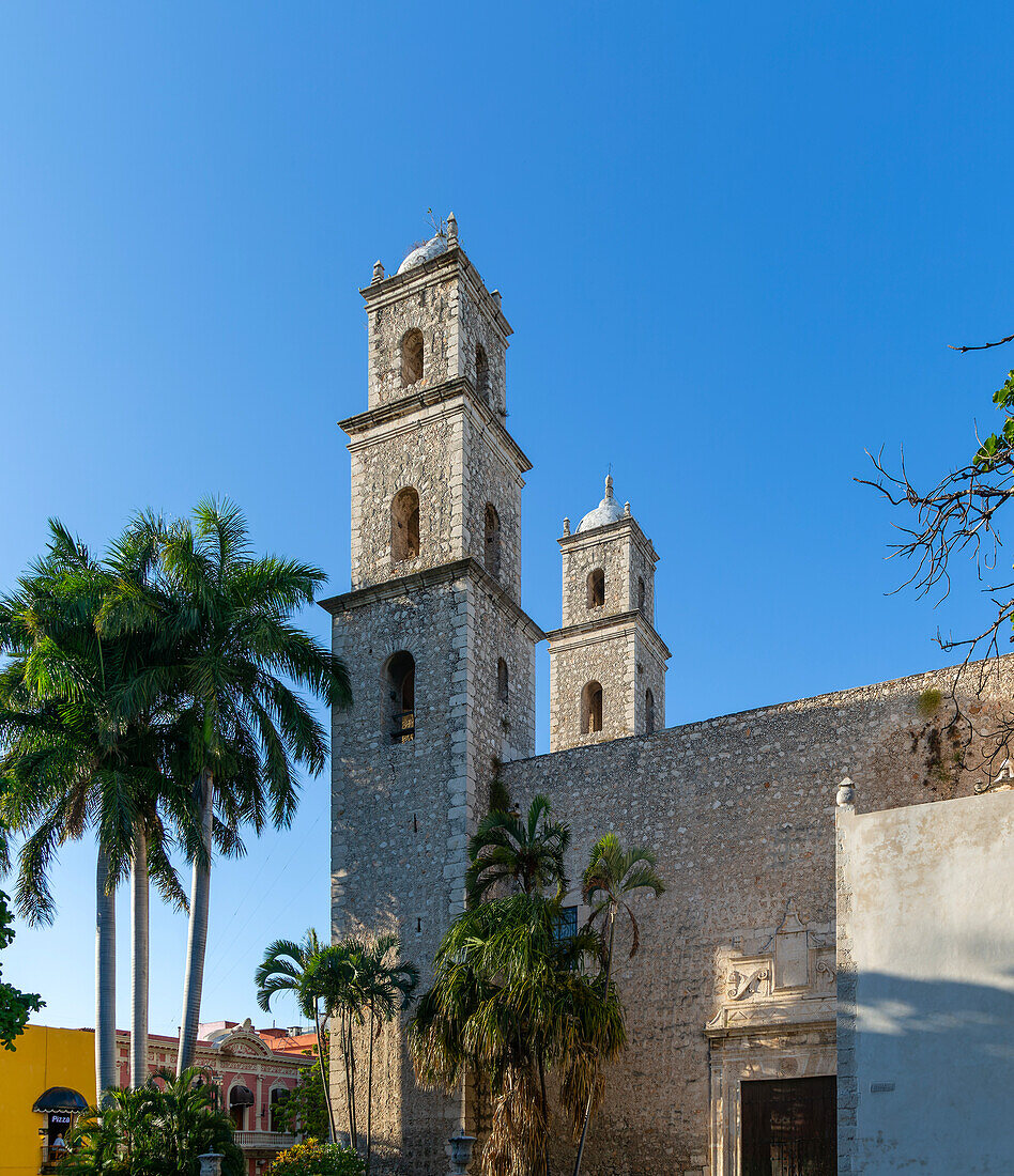 Towers of church of Iglesia de Jesus, Parque Hidalgo, Merida, Yucatan State, Mexico