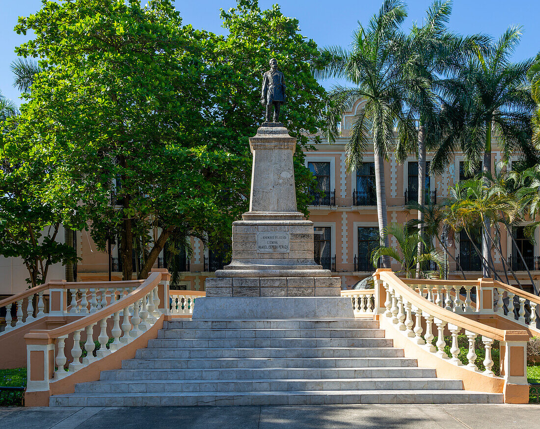 Statue von General Manuel Cepeda Peraza, Parque Hidalgo, Merida, Bundesstaat Yucatan, Mexiko