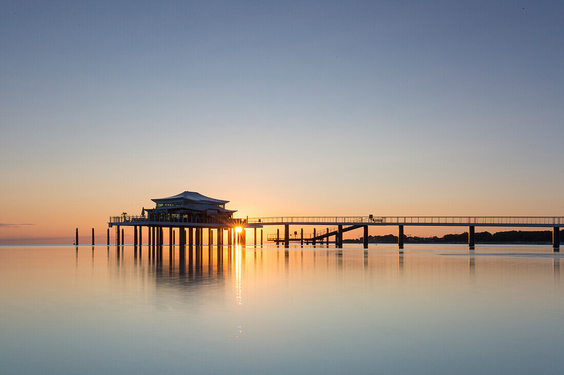 Restaurant Wolkelos auf Seeschlösschenbrücke, Timmendorfer Strand, Schleswig-Holstein, Deutschland