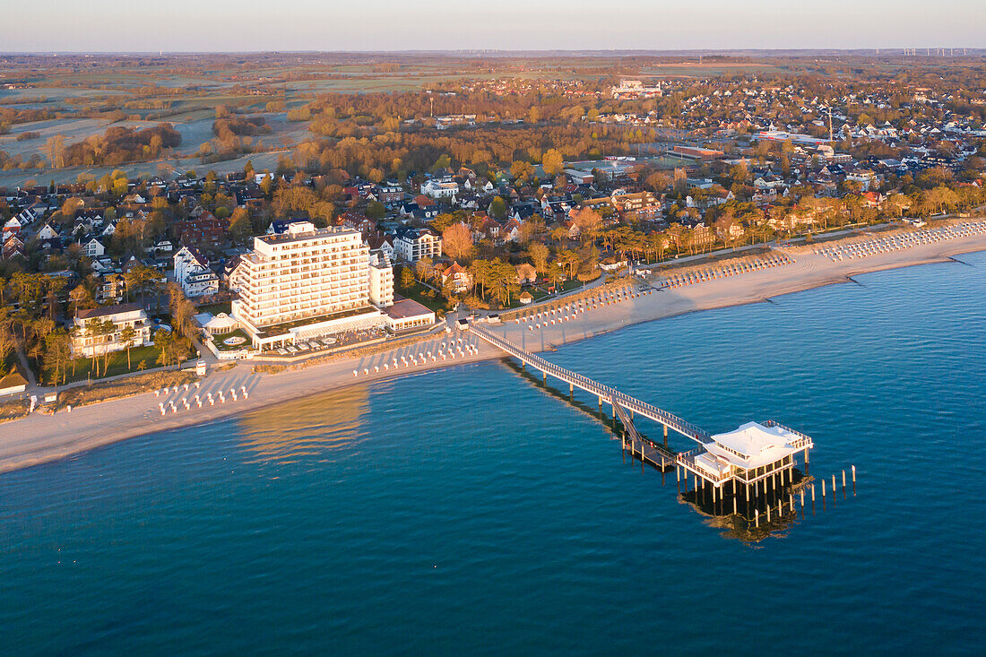 Restaurant Wolkelos auf Seeschlösschenbrücke, Timmendorfer Strand, Schleswig-Holstein, Deutschland