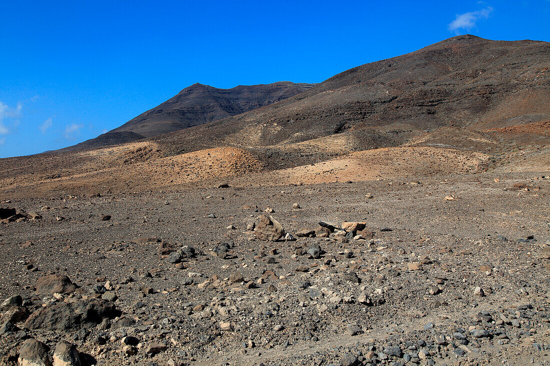  Vulkanische Gipfel vor tiefblauem Himmel, Halbinsel Jandia, Fuerteventura, Kanarische Inseln, Spanien 