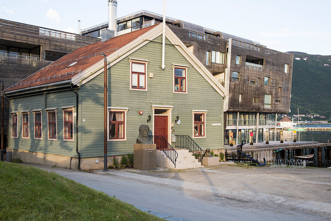 Büste von Roald Amundsen, Skulptur im Polarmuseum, Tromsø, Norwegen