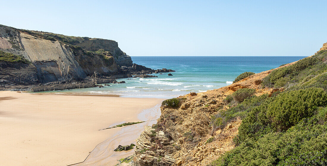 Sandstrand Carvalhal, Naturpark Costa Vicentina, in der Nähe von Brejão, Küstenregion Alentejo, Portugal, Südeuropa