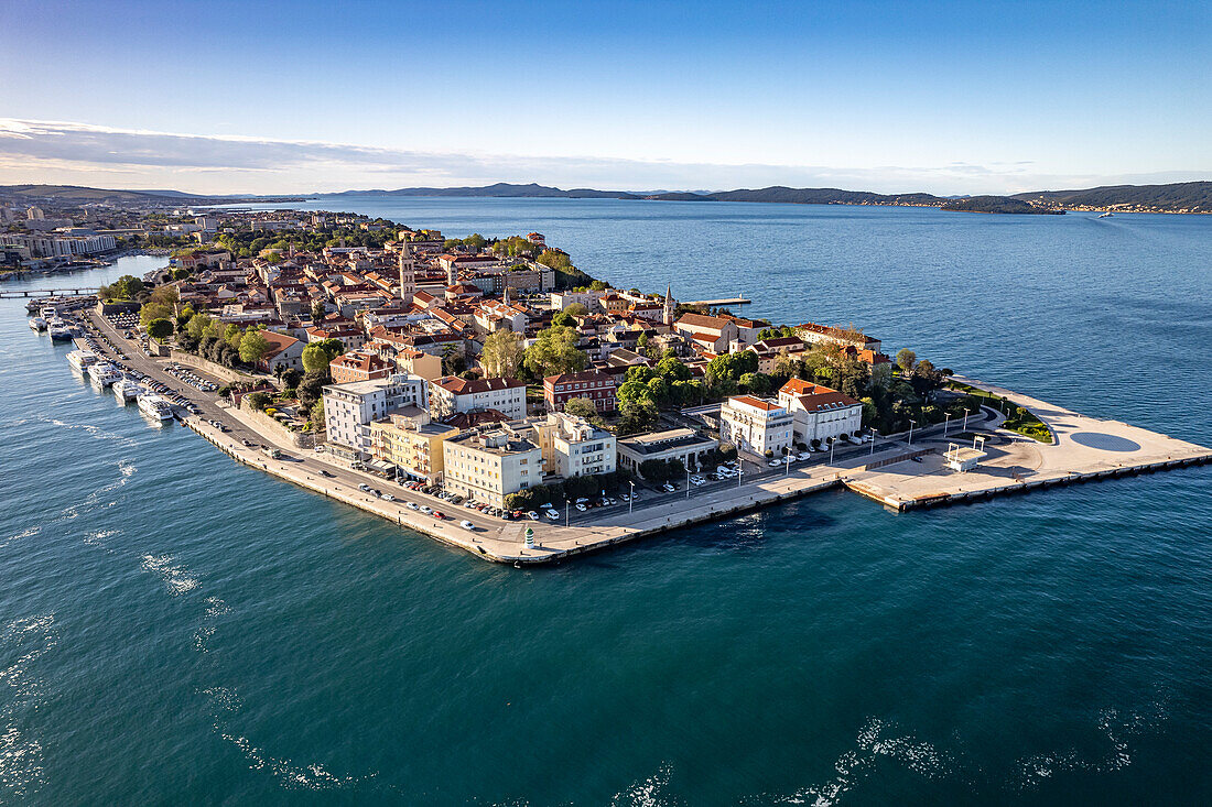 Die Altstadt von Zadar aus der Luft gesehen, Kroatien, Europa